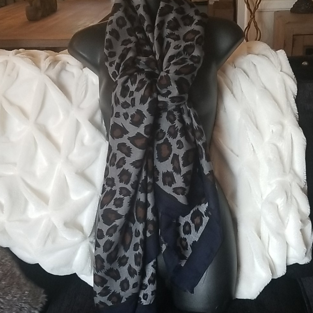 Fall COLLECTION Blue grey cheeta wrap